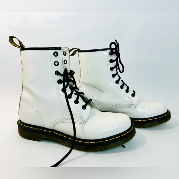 Dr. Martens Women’s 1460 Boot in White Patent Leather size 39 EU / 8 US - Picture 2 of 11